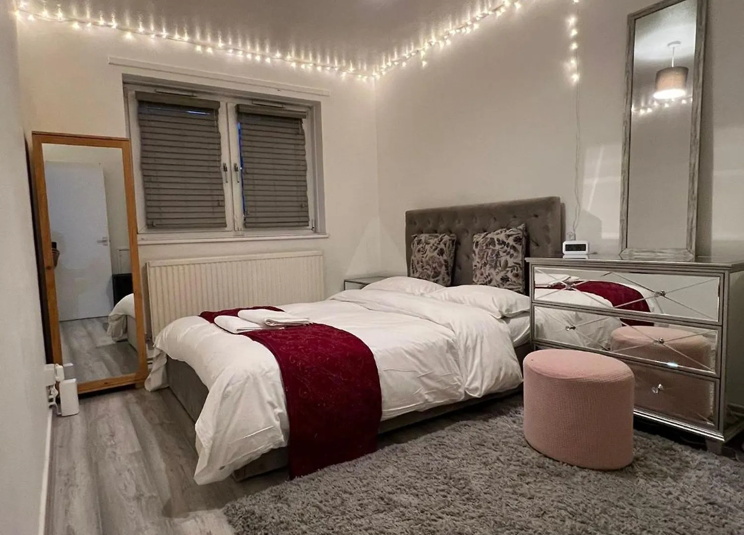 Budget Friendly Room In London contacts